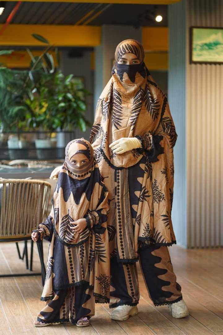 MOTHER,&,DAUGHTER,KHIMAR,KOMBO