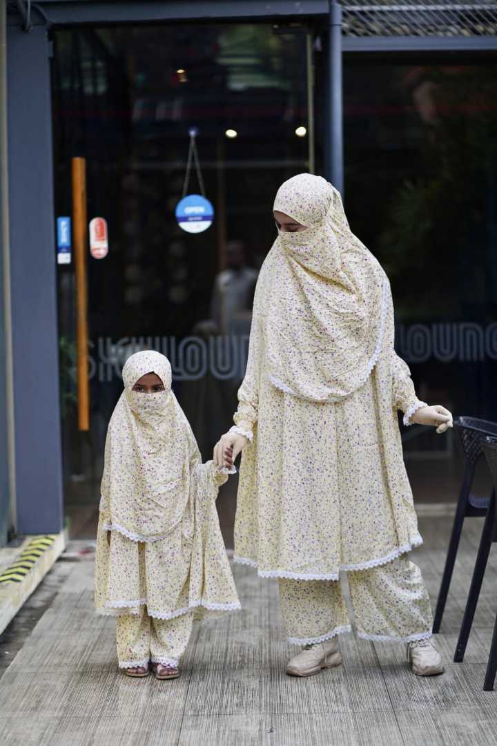 MOTHER,&,DAUGHTER,KHIMAR,KOMBO